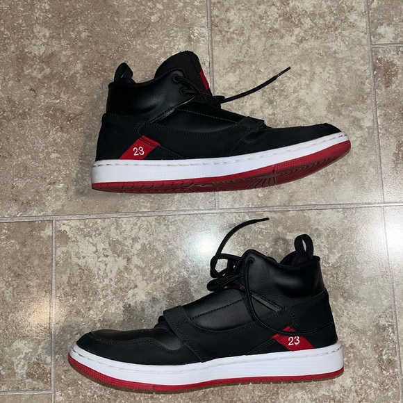 Jordan Fadeaway 'Black & White' - Picture 2 of 6